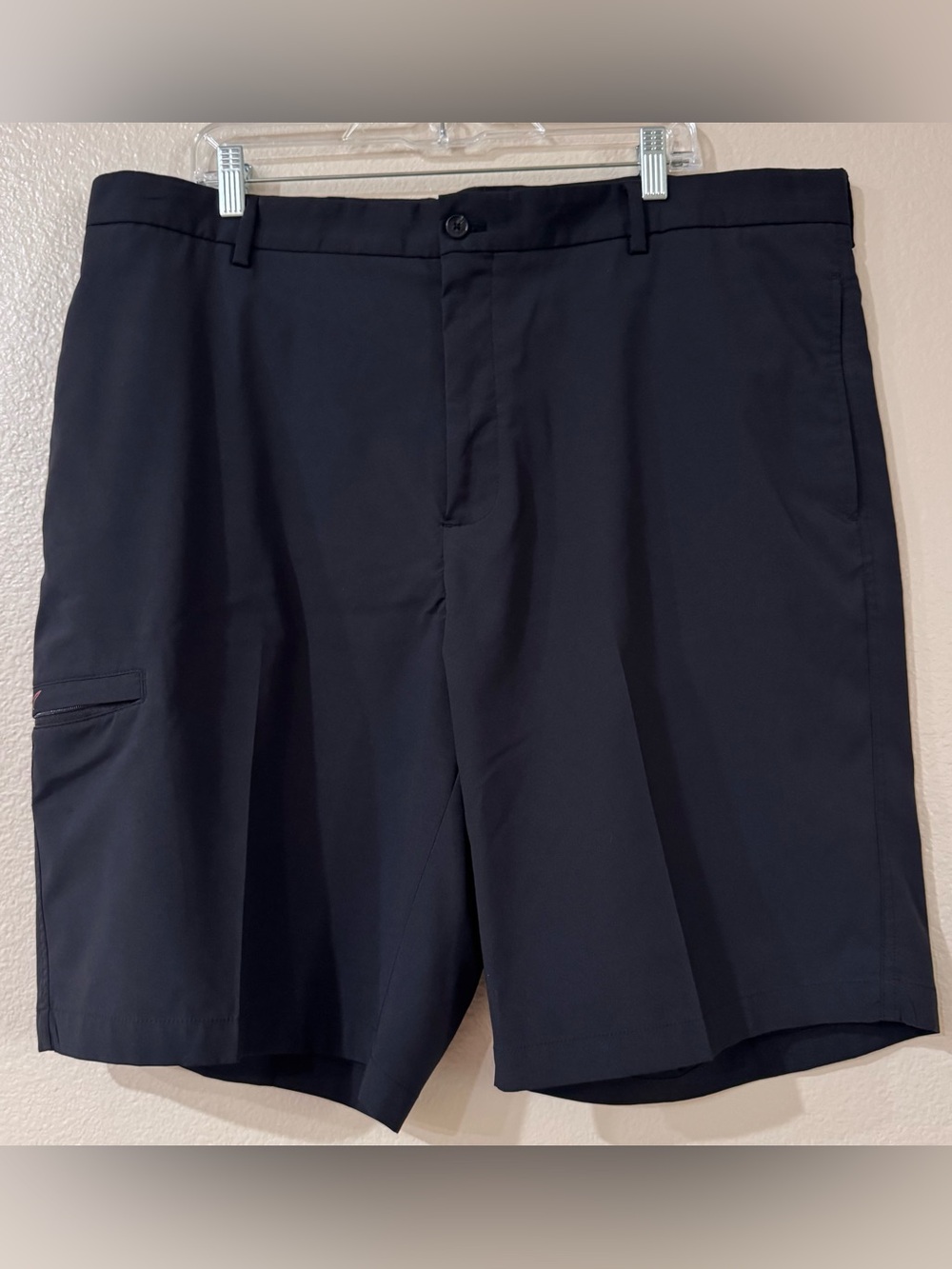 Greg Norman ProTek Stretch Cargo Golf Shorts Black Zipper Pocket Men Size 44